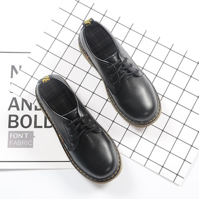 復(fù)古新風(fēng)尚 英倫小皮鞋與加棉馬丁鞋的秋冬穿搭指南